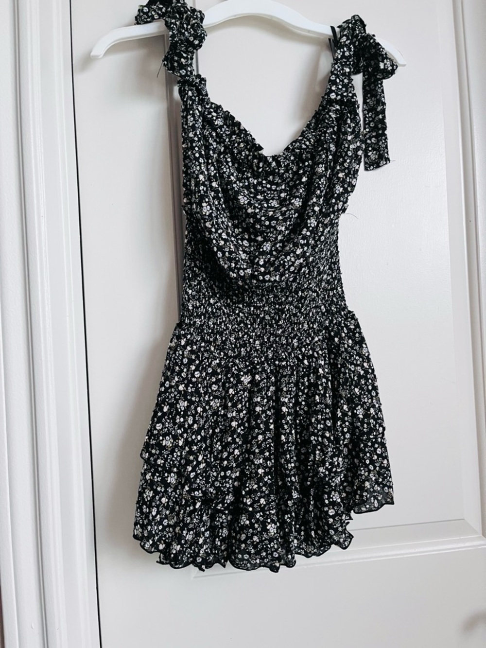 CUTEST Black Floral Bow Tie-Shoulder ROMPER NWT smocked